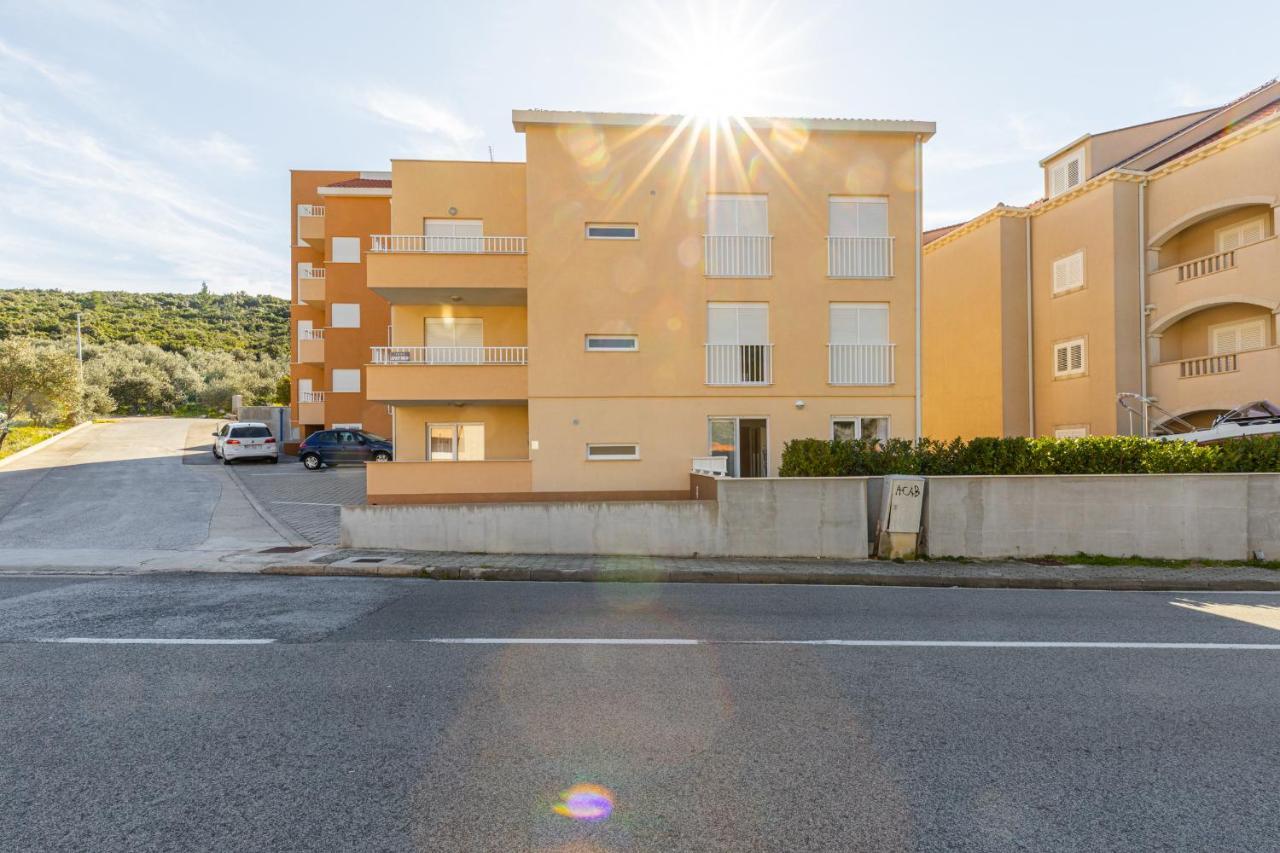 Spacious 2-Bedroom Apartment With Terrace And Parking Cavtat Exterior foto