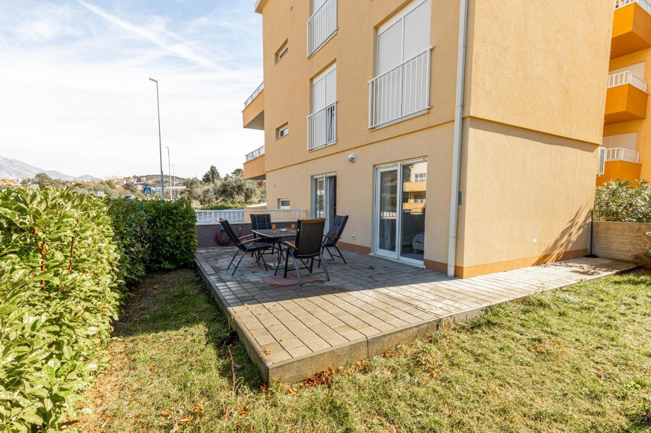 Spacious 2-Bedroom Apartment With Terrace And Parking Cavtat Exterior foto