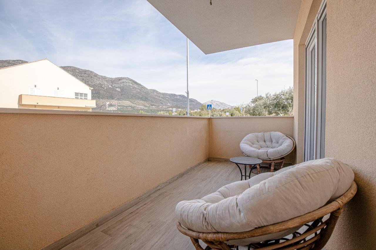 Spacious 2-Bedroom Apartment With Terrace And Parking Cavtat Exterior foto